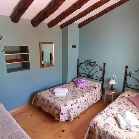 Charming House In Orés