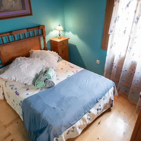 Charming House In Orés