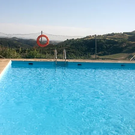 Charming House In Orés