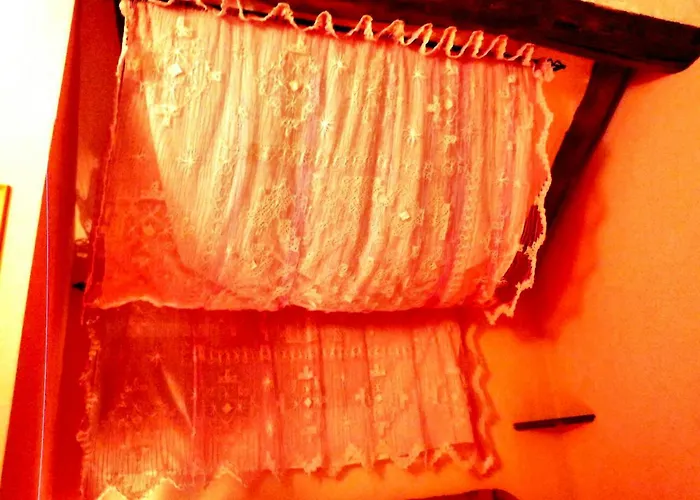 Charming House In Orés