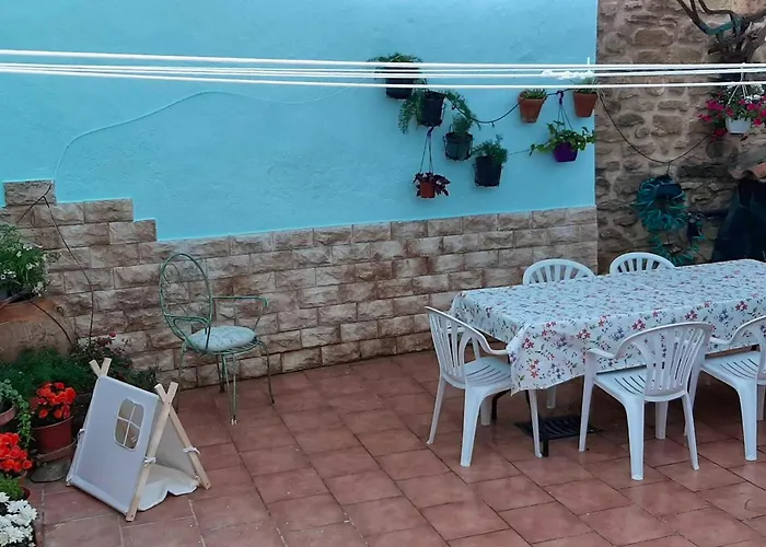 Dom wakacyjny Charming House In *